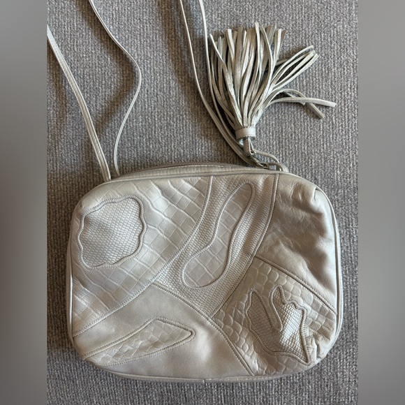 Sharif Cream Crossbody Bag - Picture 2 of 6
